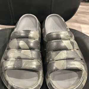 UGG Men Gray  Slide Sandals size 10